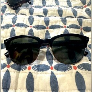 Banana republic women’s sunglasses